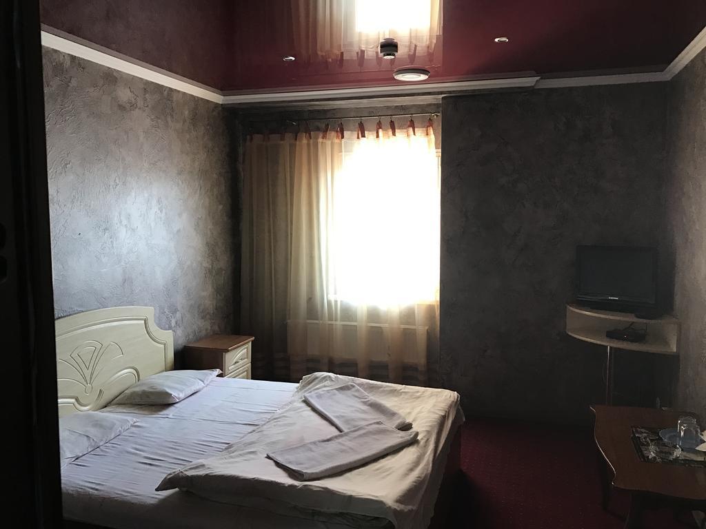Power House Hotel Луцк Экстерьер фото